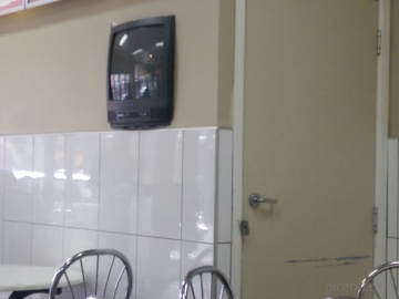 El que no tiene tele plana